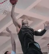 今夜夏洛特黄蜂备战CBA季后赛，完成体检细节曝光，悬念犹存，球探报告显示潜力